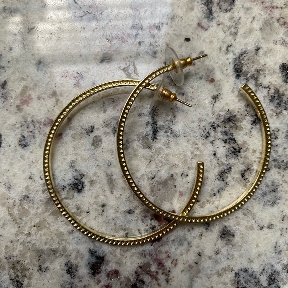 Kendra Scott Hoops - Picture 1 of 3